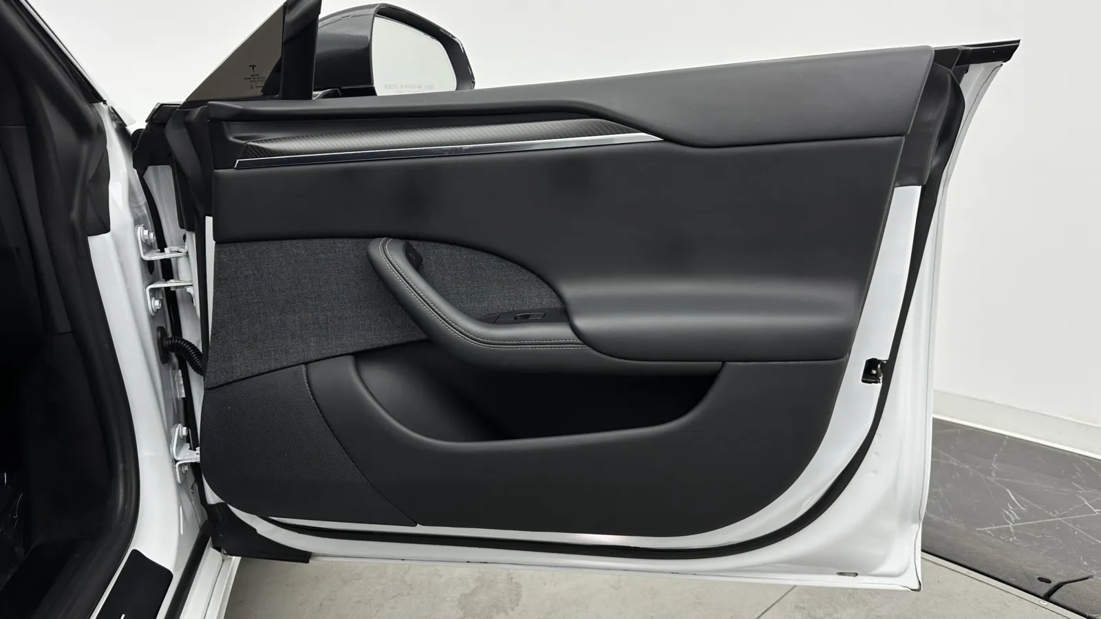 Tesla Model S photo 41