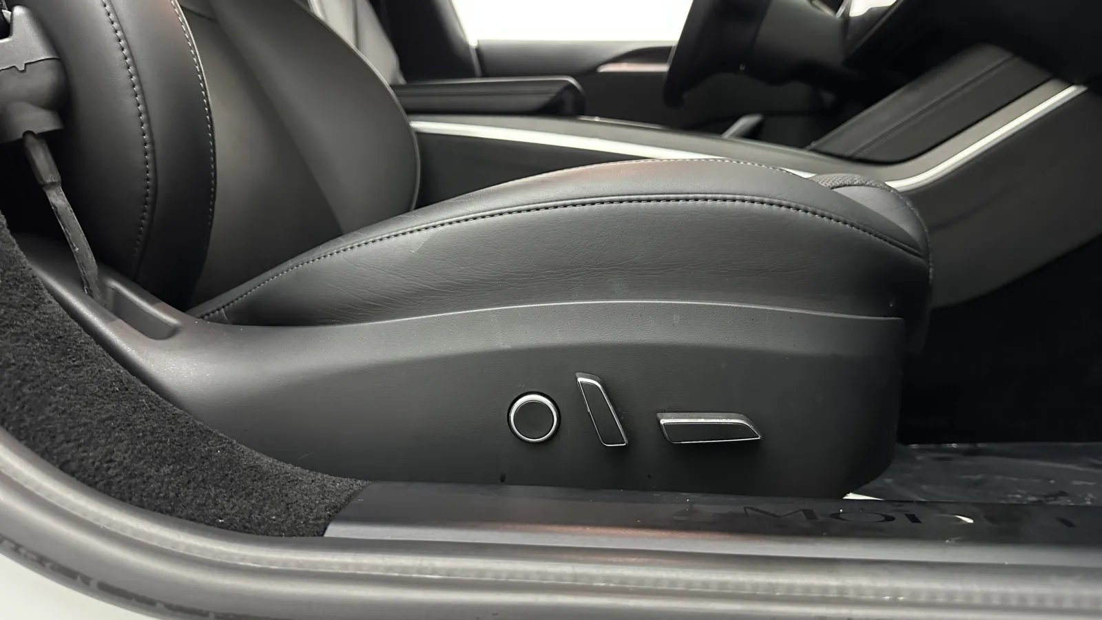 Tesla Model S photo 43