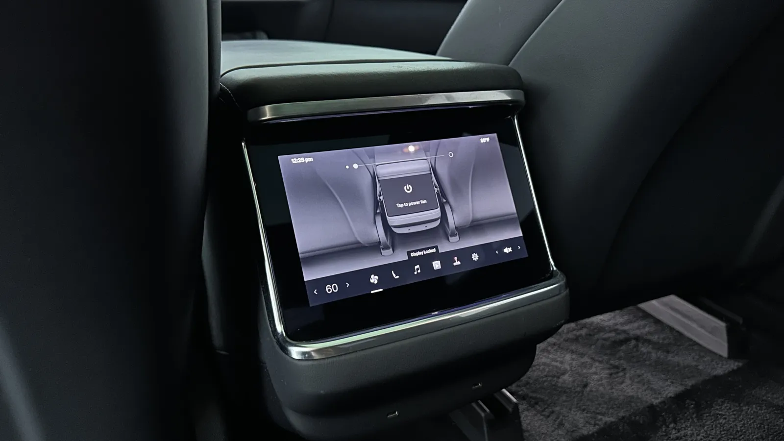 Tesla Model S photo 32