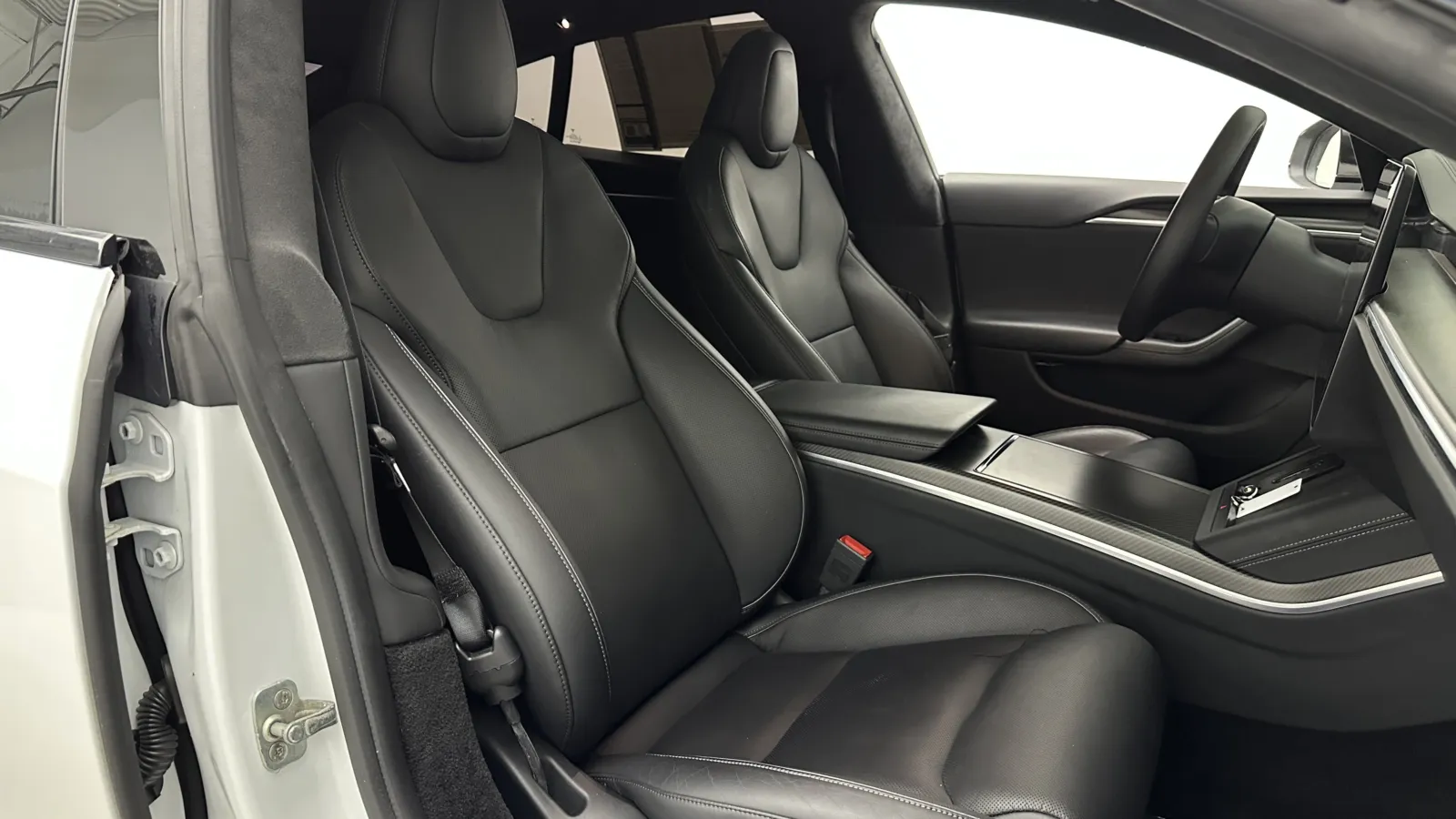 Tesla Model S photo 45