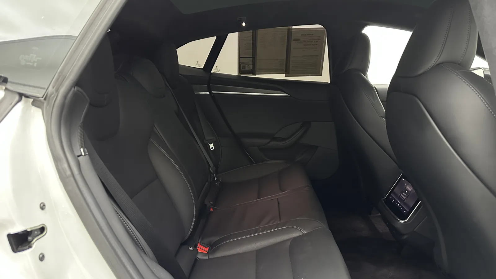 Tesla Model S photo 40