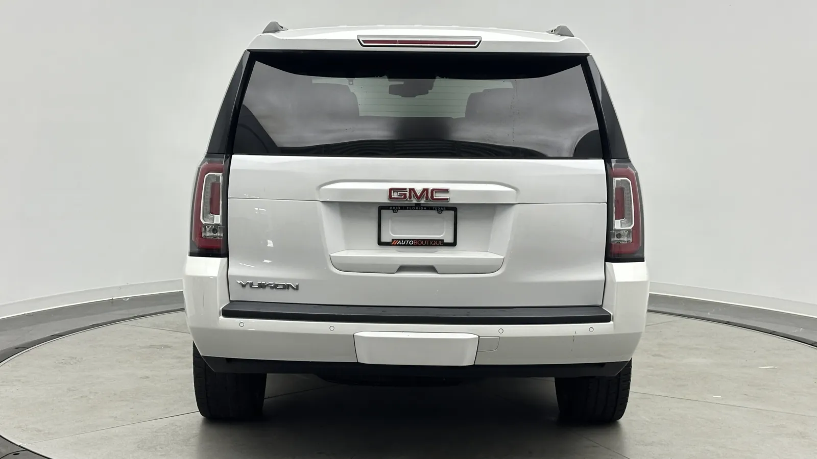 GMC Yukon photo 8