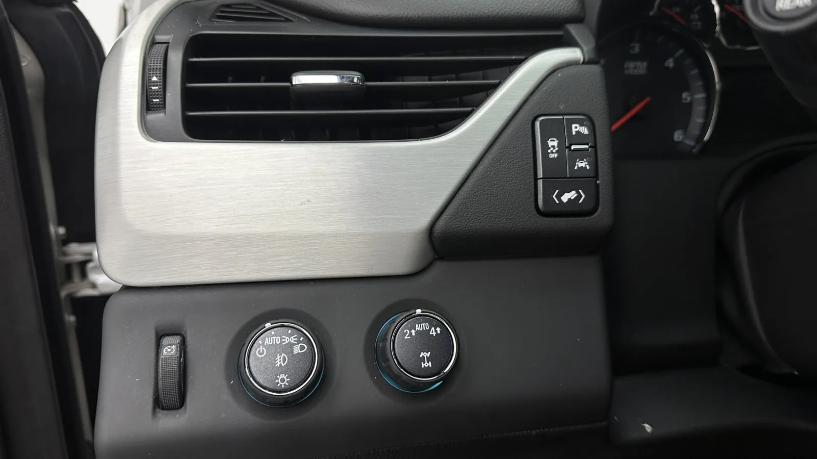 GMC Yukon photo 17