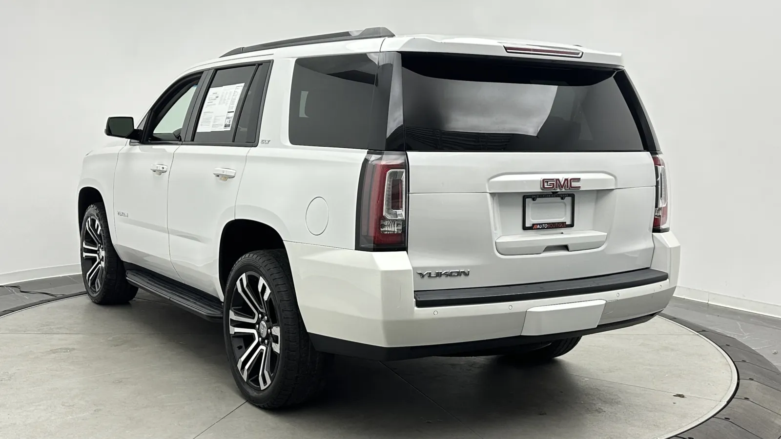 GMC Yukon photo 7