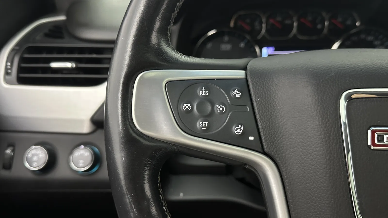 GMC Yukon photo 22