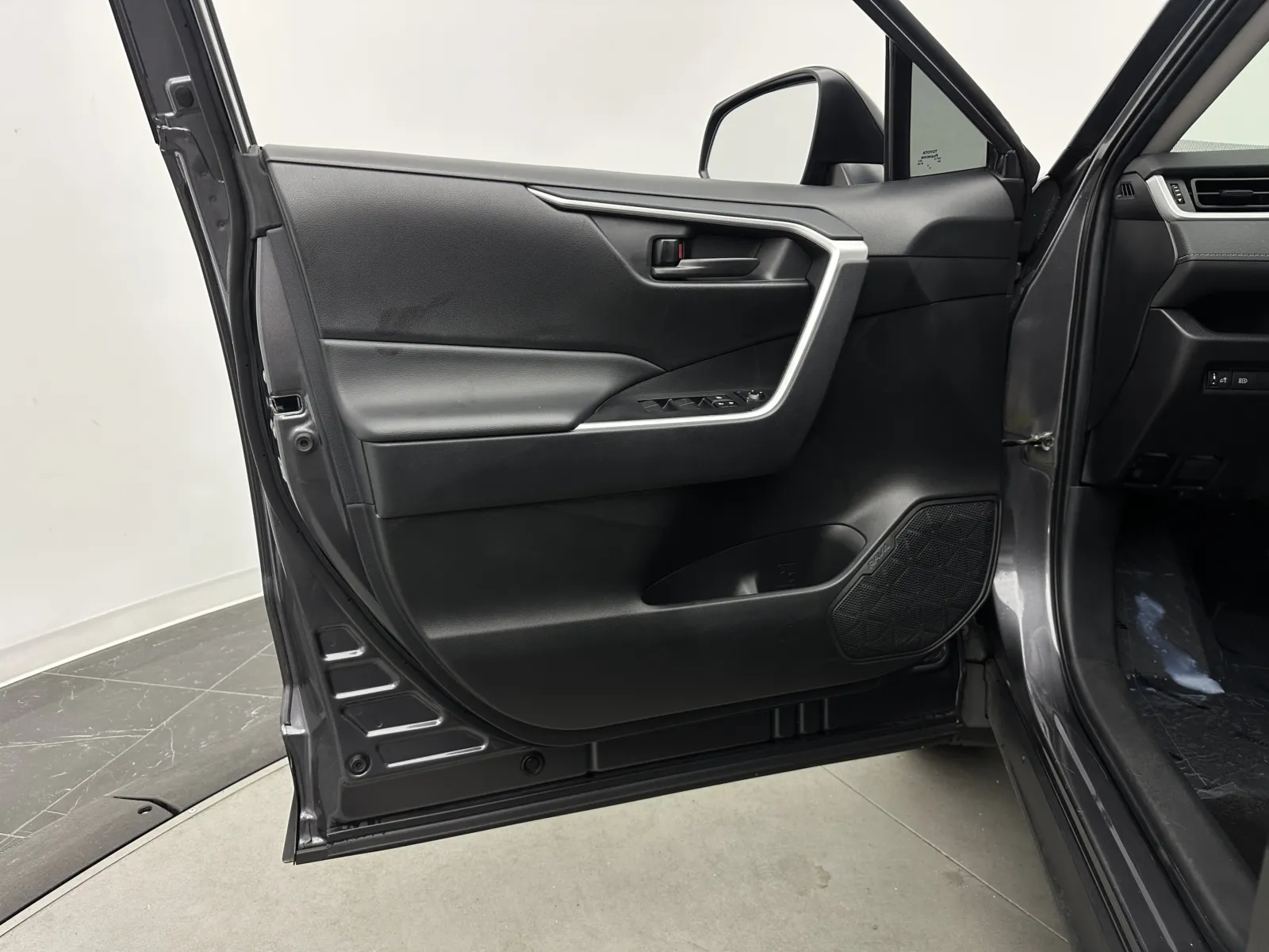 Toyota RAV4 photo 9
