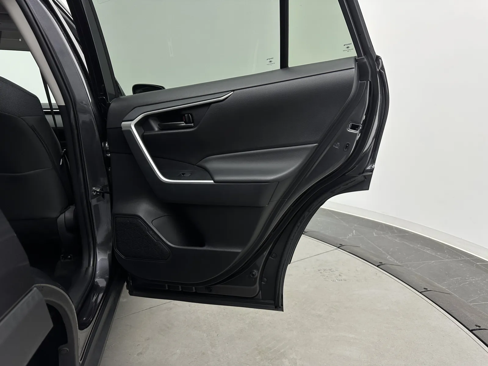 Toyota RAV4 photo 29