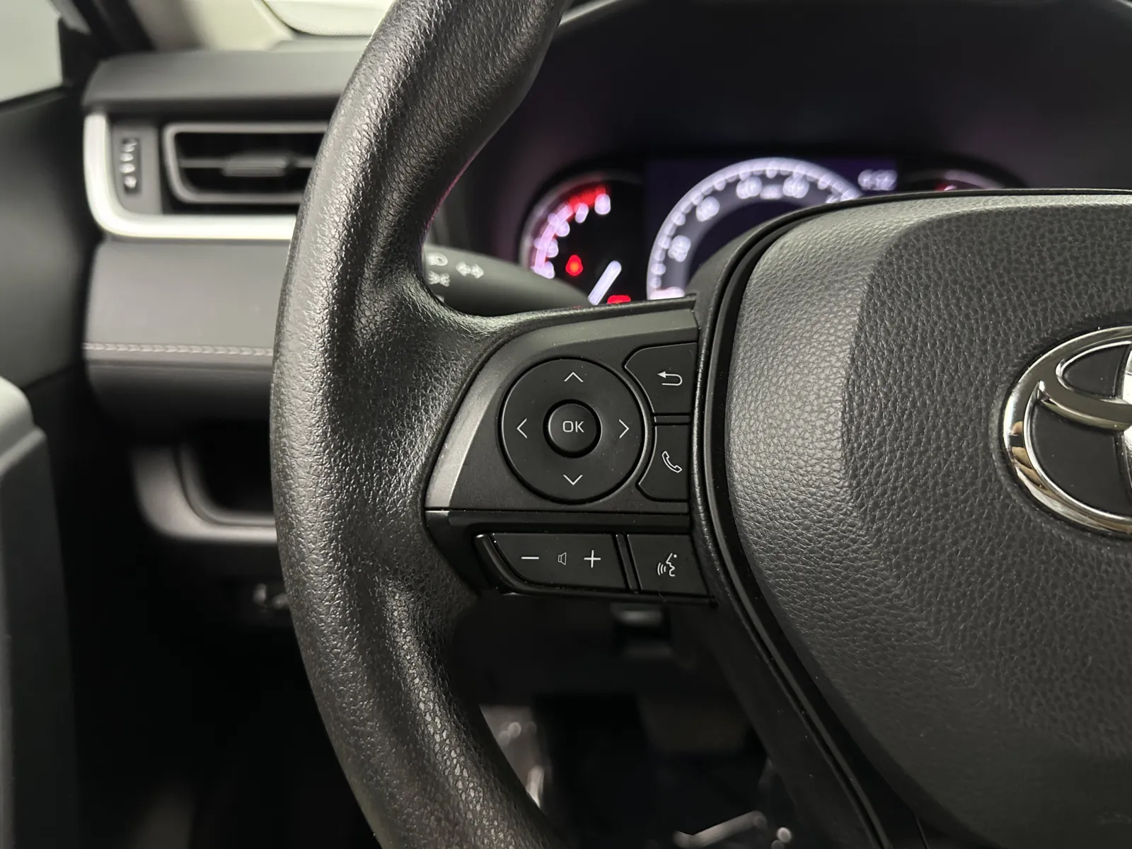 Toyota RAV4 photo 18