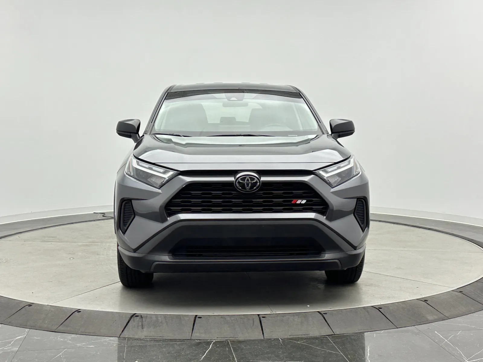 Toyota RAV4 photo 2