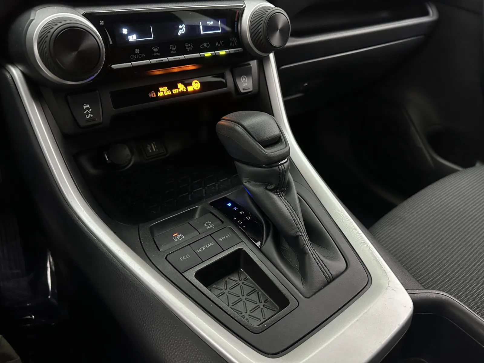 Toyota RAV4 photo 13