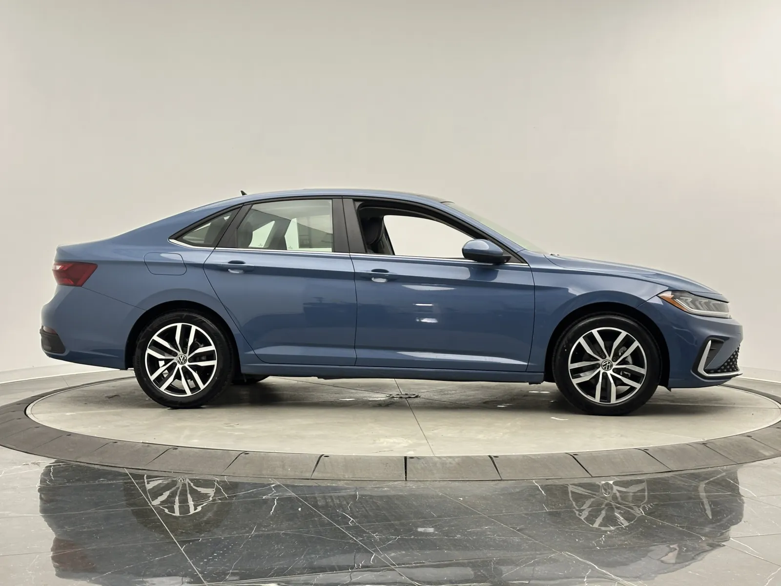 Volkswagen Jetta photo 8