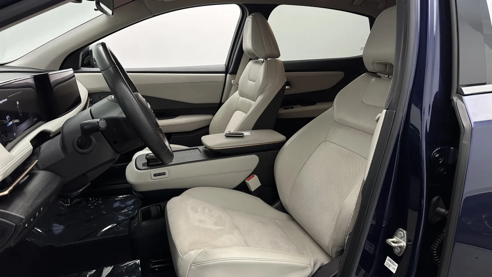 Nissan Ariya photo 17