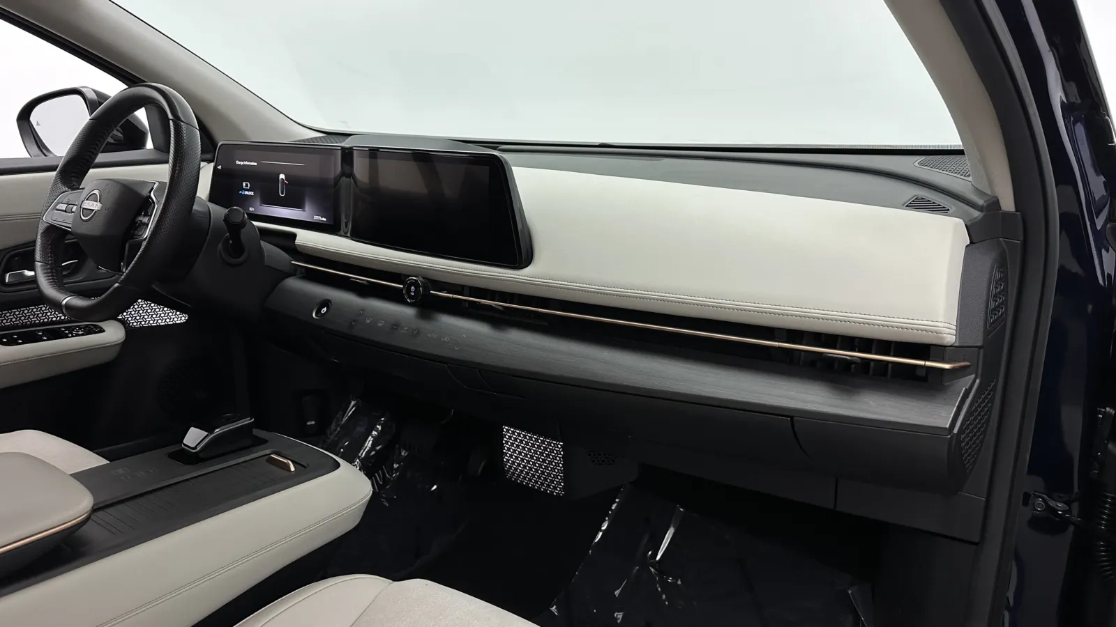 Nissan Ariya photo 38