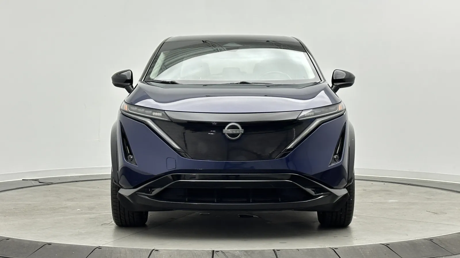 Nissan Ariya photo 2