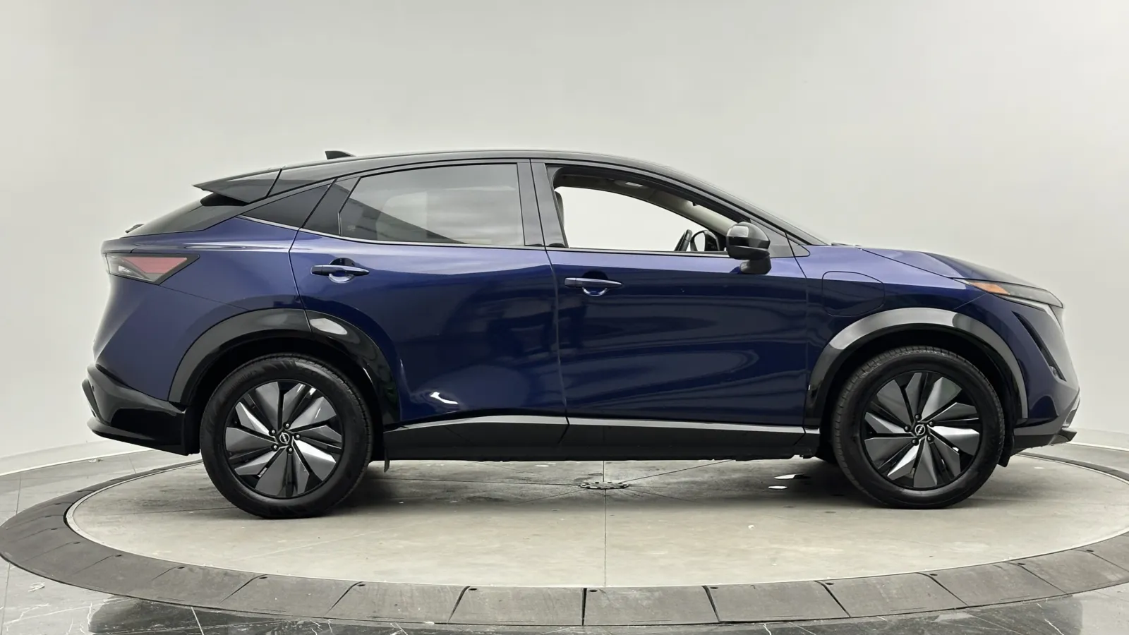 Nissan Ariya photo 9