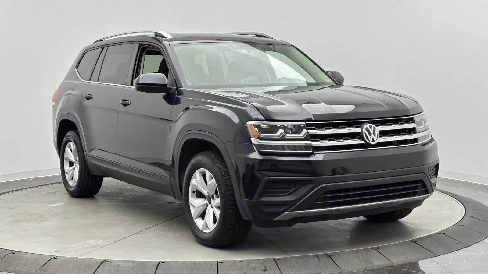 Volkswagen Atlas photo 3