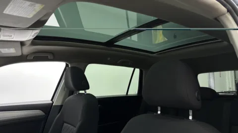 More photos of 2018 Volkswagen Atlas 3.6L V6 Launch Edition at Auto Boutique Florida, FL