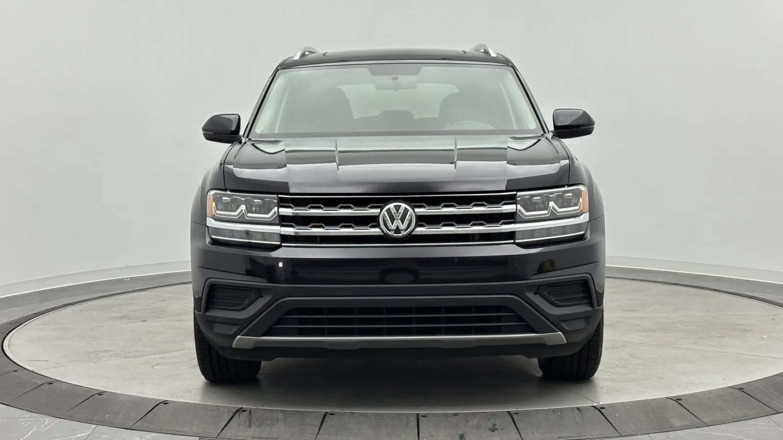 Volkswagen Atlas photo 2