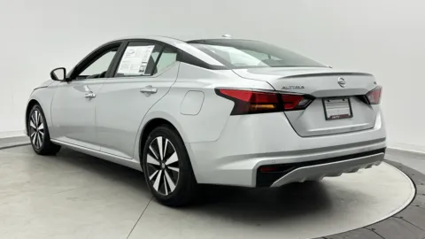 More photos of 2021 Nissan Altima 2.5 SV at Auto Boutique Florida, FL