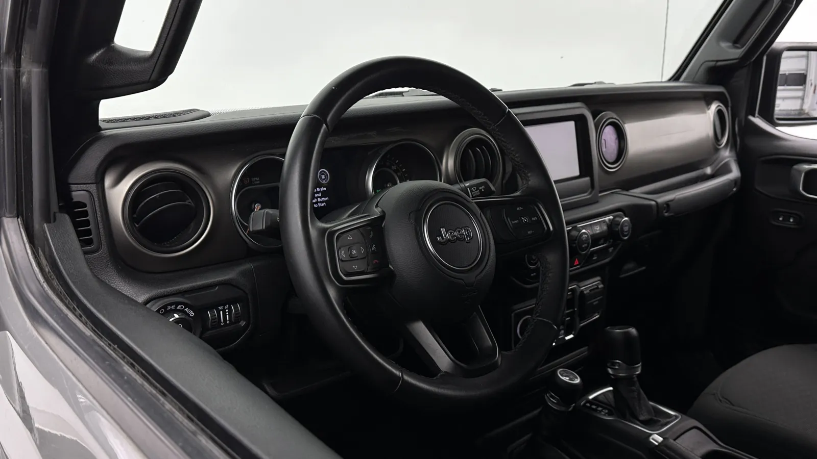 Jeep Gladiator photo 9