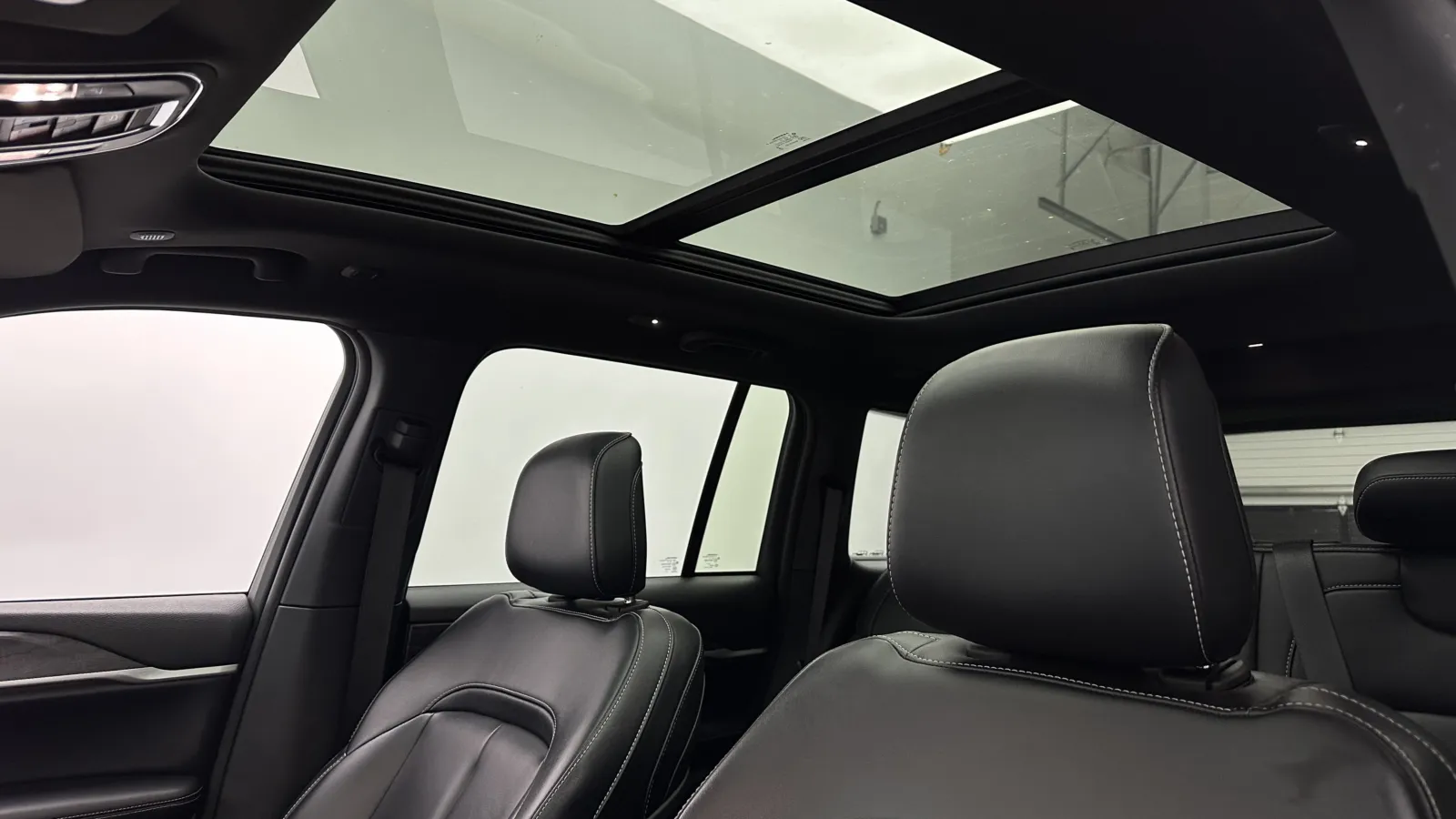Jeep Grand Cherokee photo 6