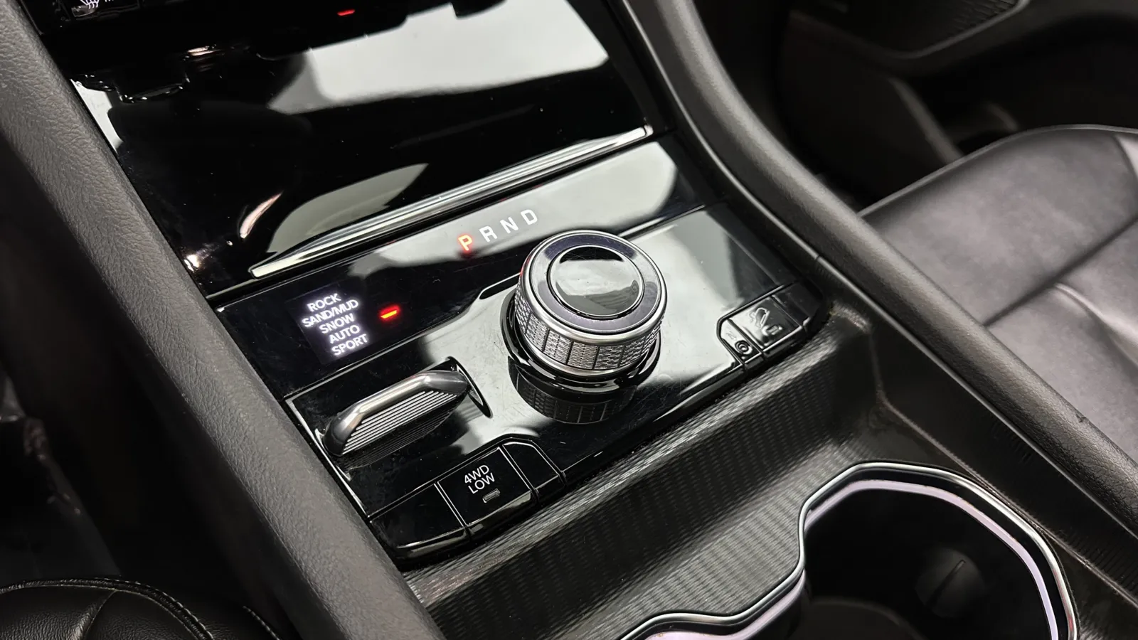 Jeep Grand Cherokee photo 19