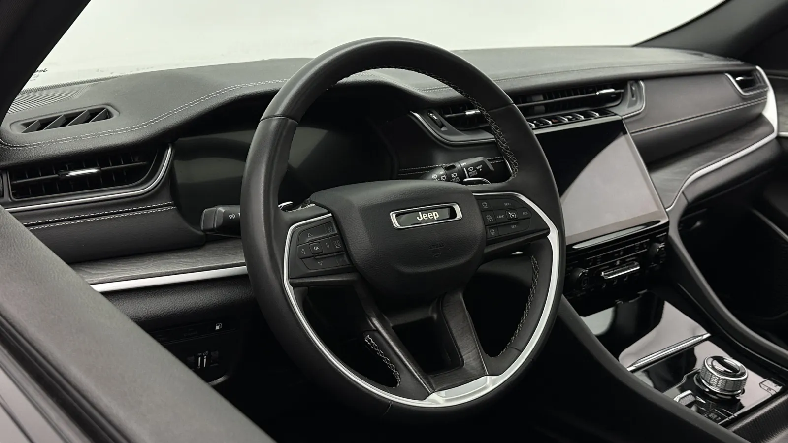 Jeep Grand Cherokee photo 10