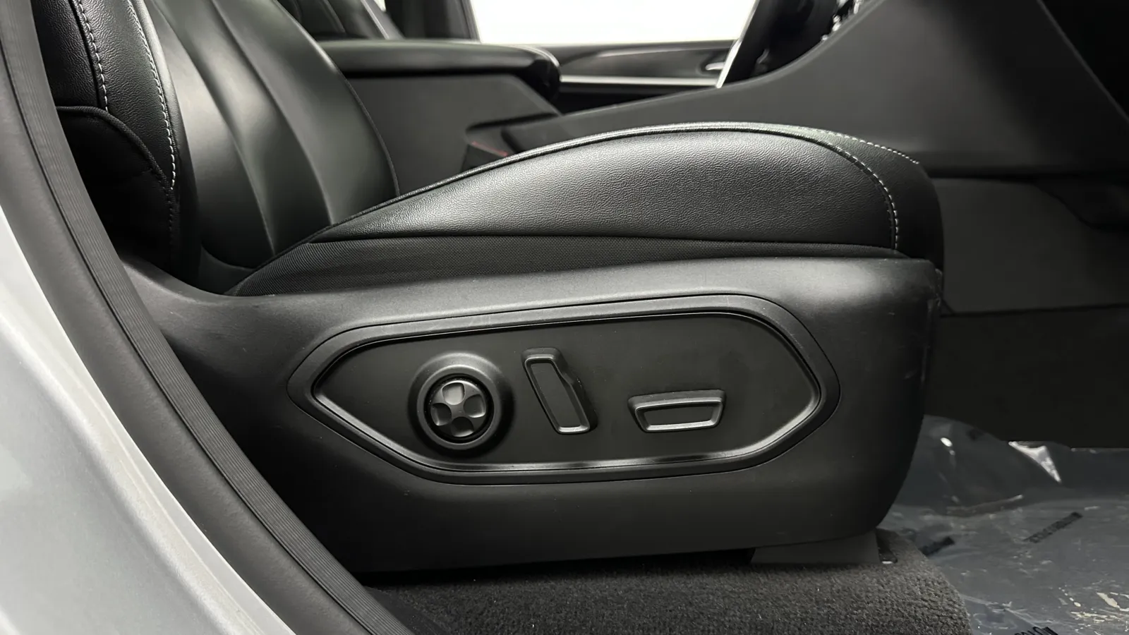 Jeep Grand Cherokee photo 38