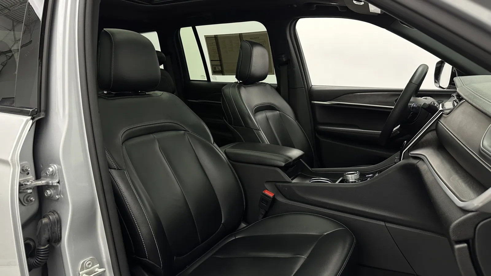 Jeep Grand Cherokee photo 40