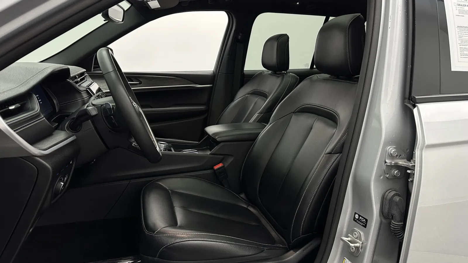 Jeep Grand Cherokee photo 17