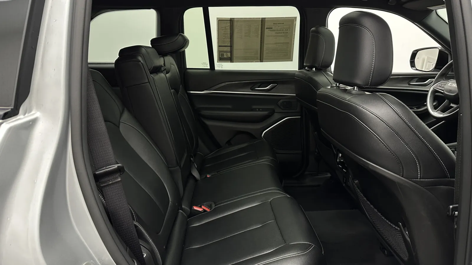 Jeep Grand Cherokee photo 35