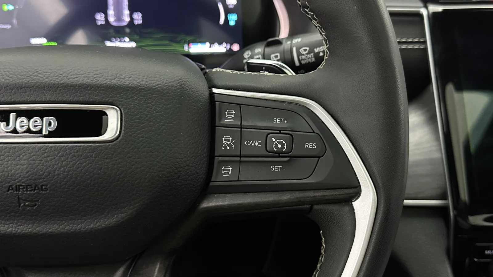 Jeep Grand Cherokee photo 25