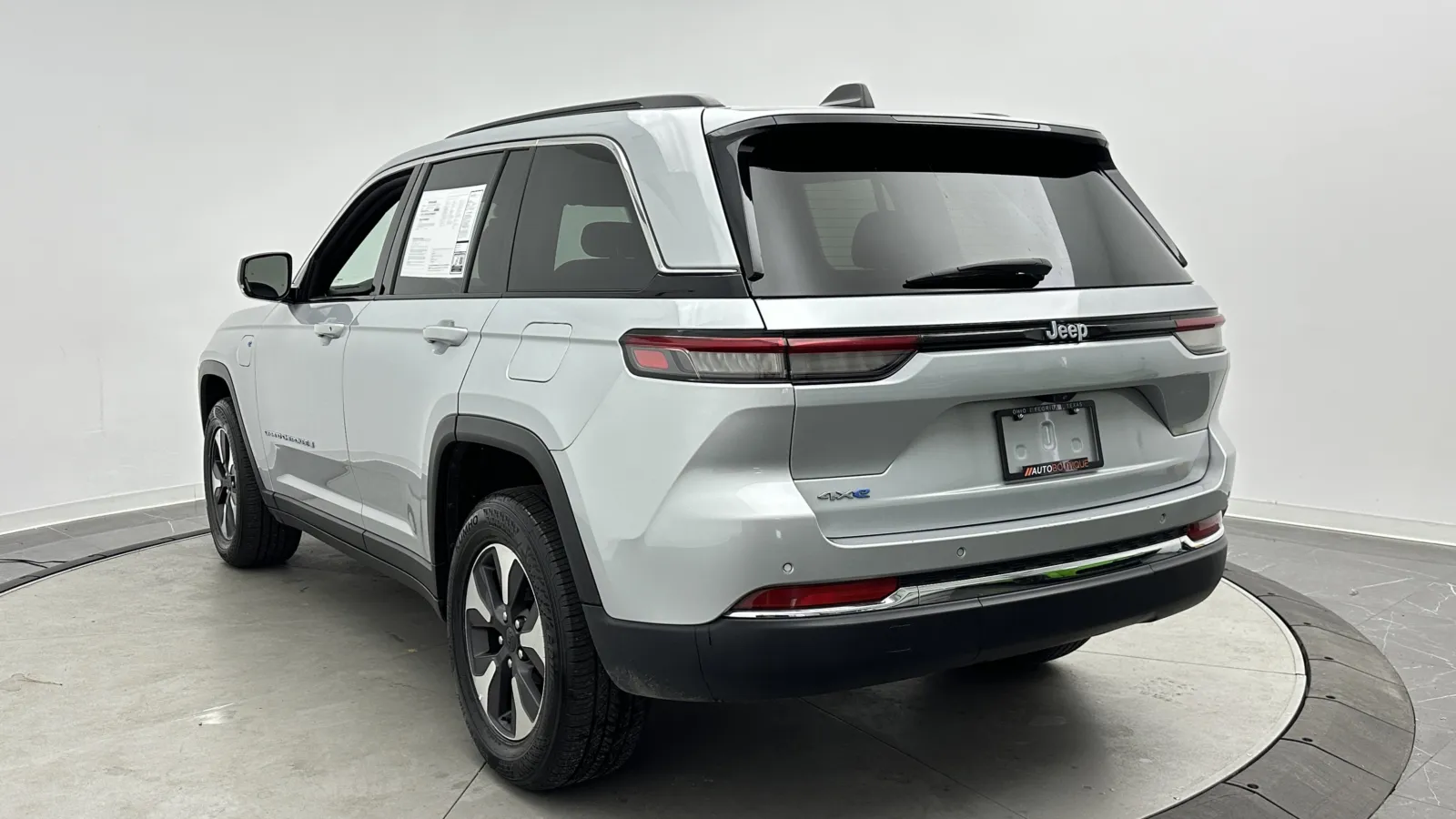 Jeep Grand Cherokee photo 7