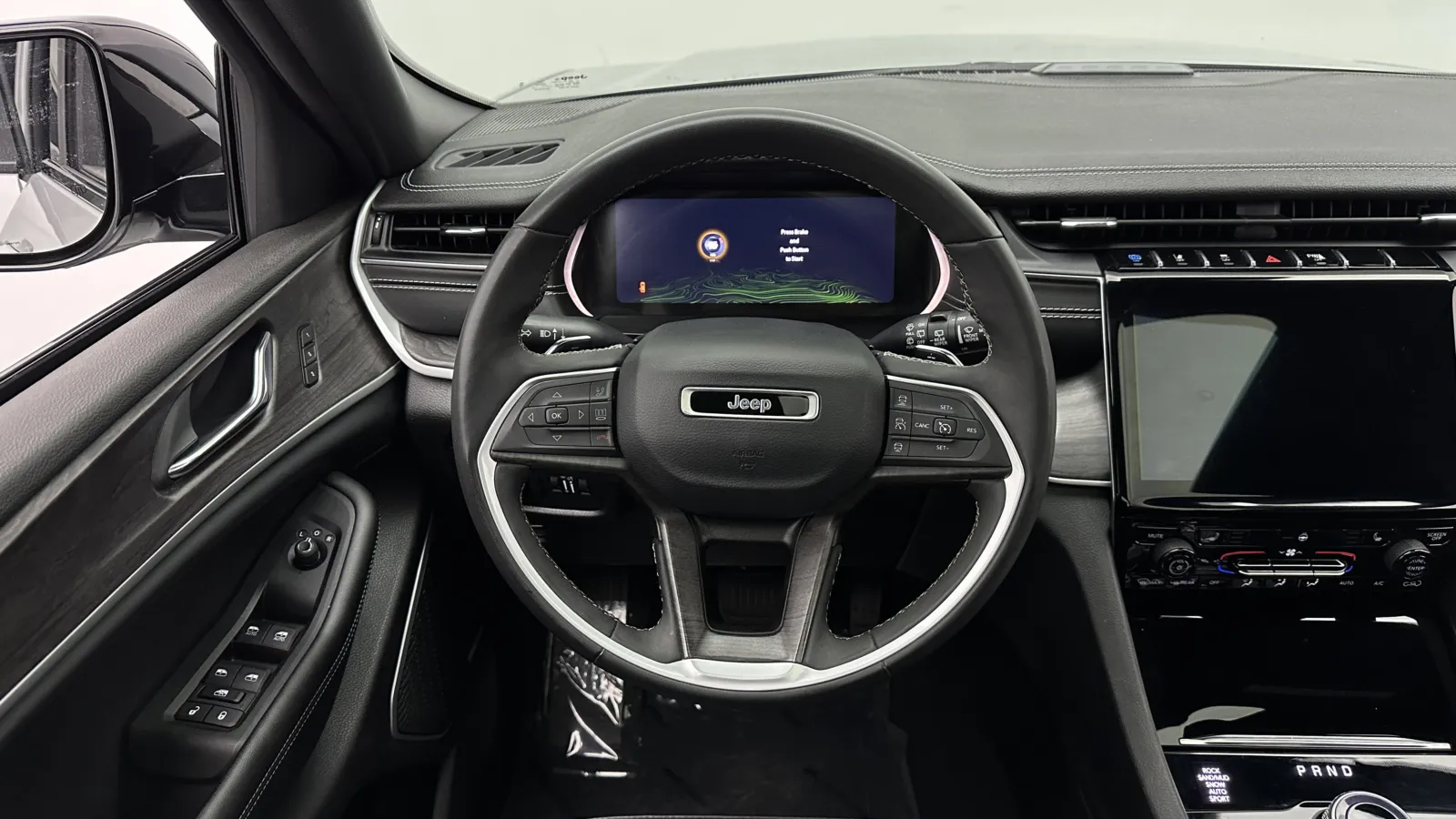 Jeep Grand Cherokee photo 28