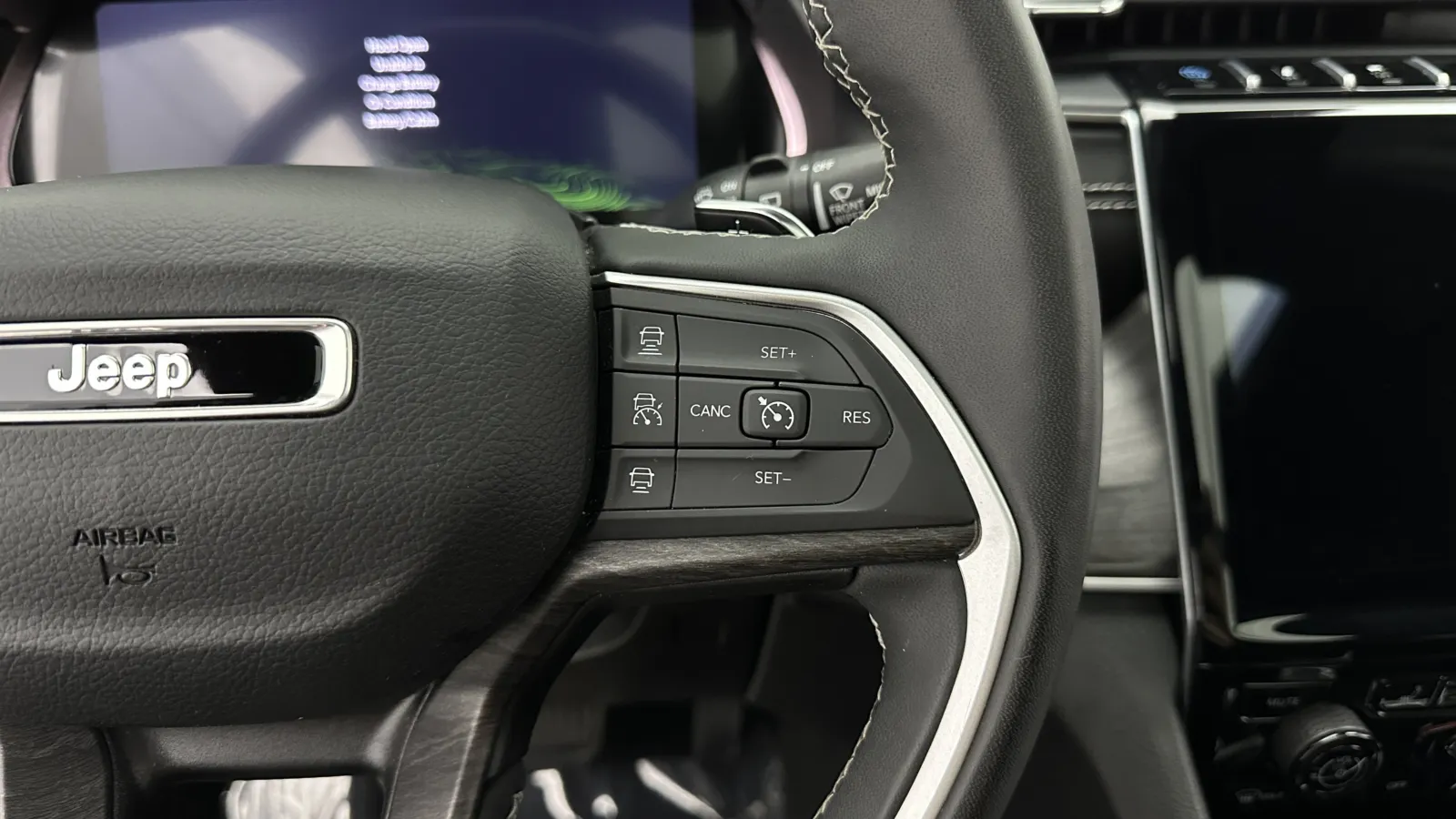 Jeep Grand Cherokee photo 25