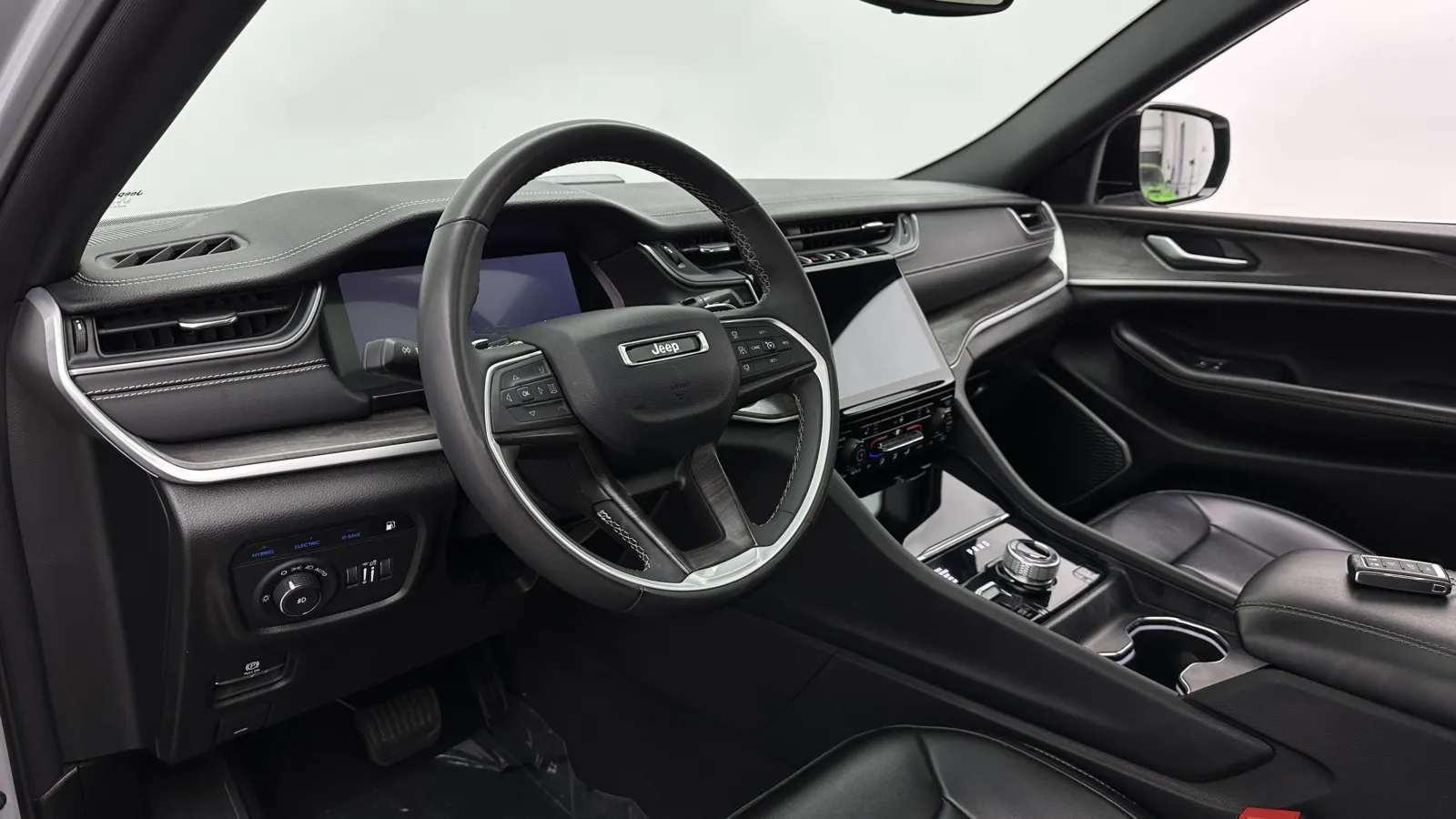 Jeep Grand Cherokee photo 11