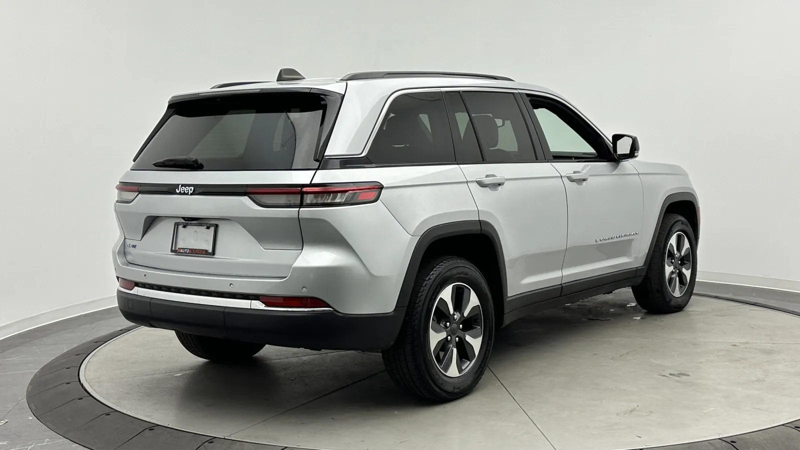 Jeep Grand Cherokee photo 8