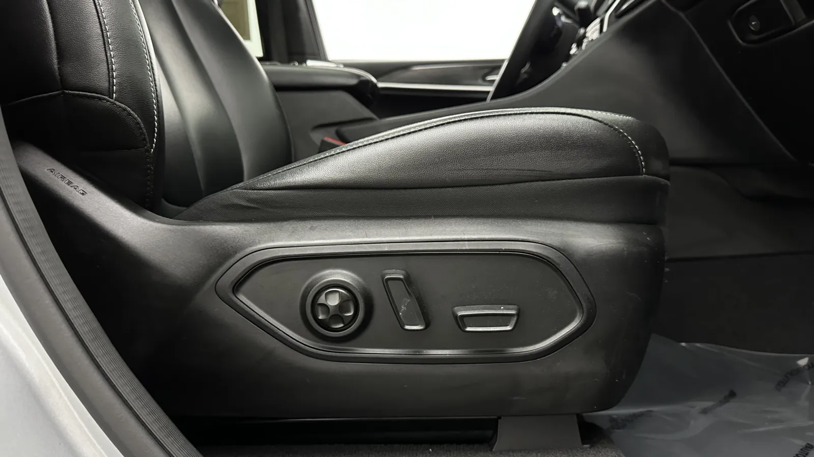 Jeep Grand Cherokee photo 38
