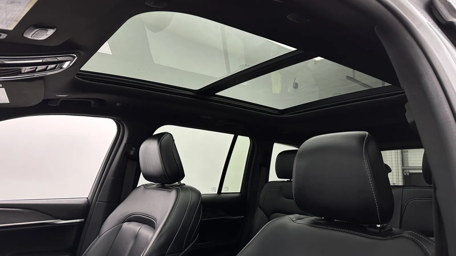 Jeep Grand Cherokee photo 16