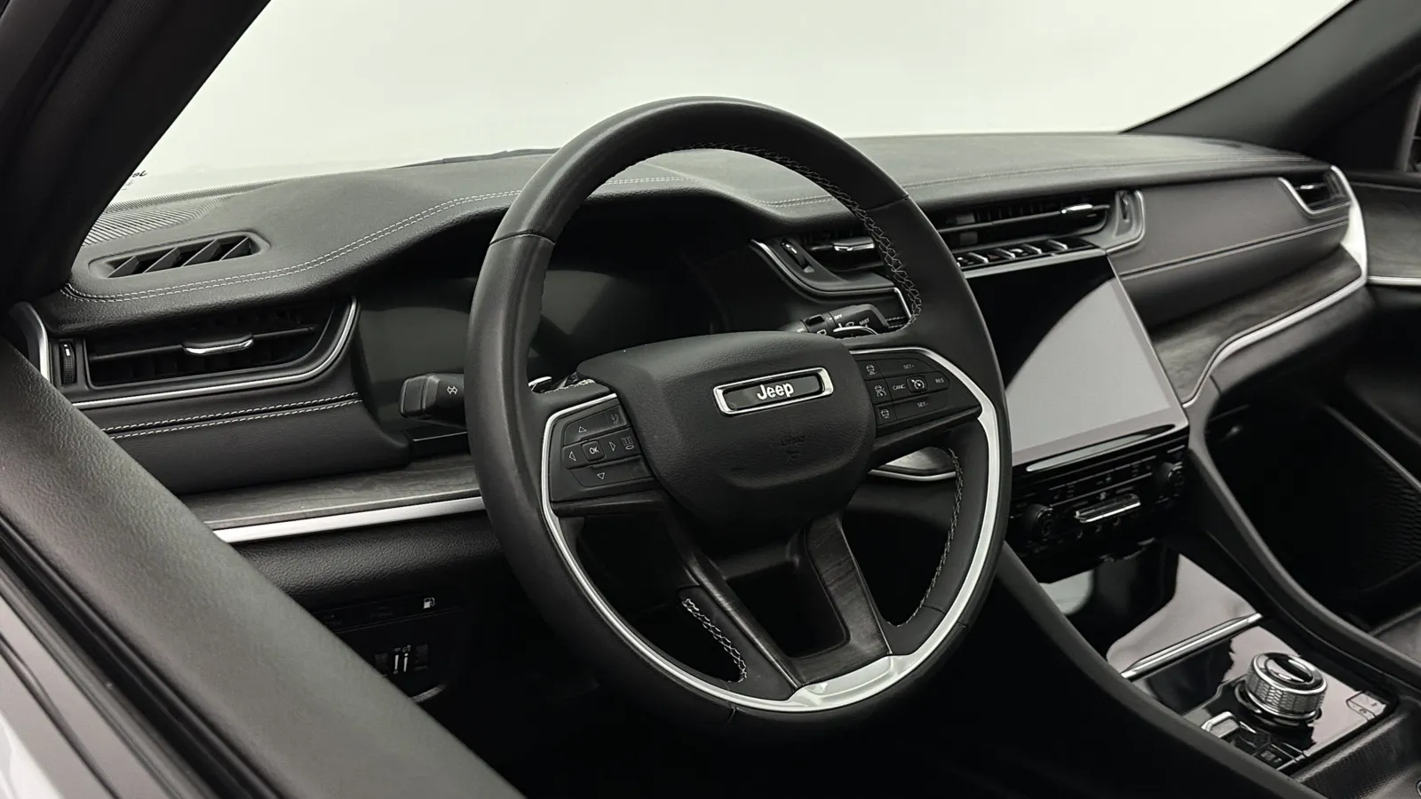 Jeep Grand Cherokee photo 9