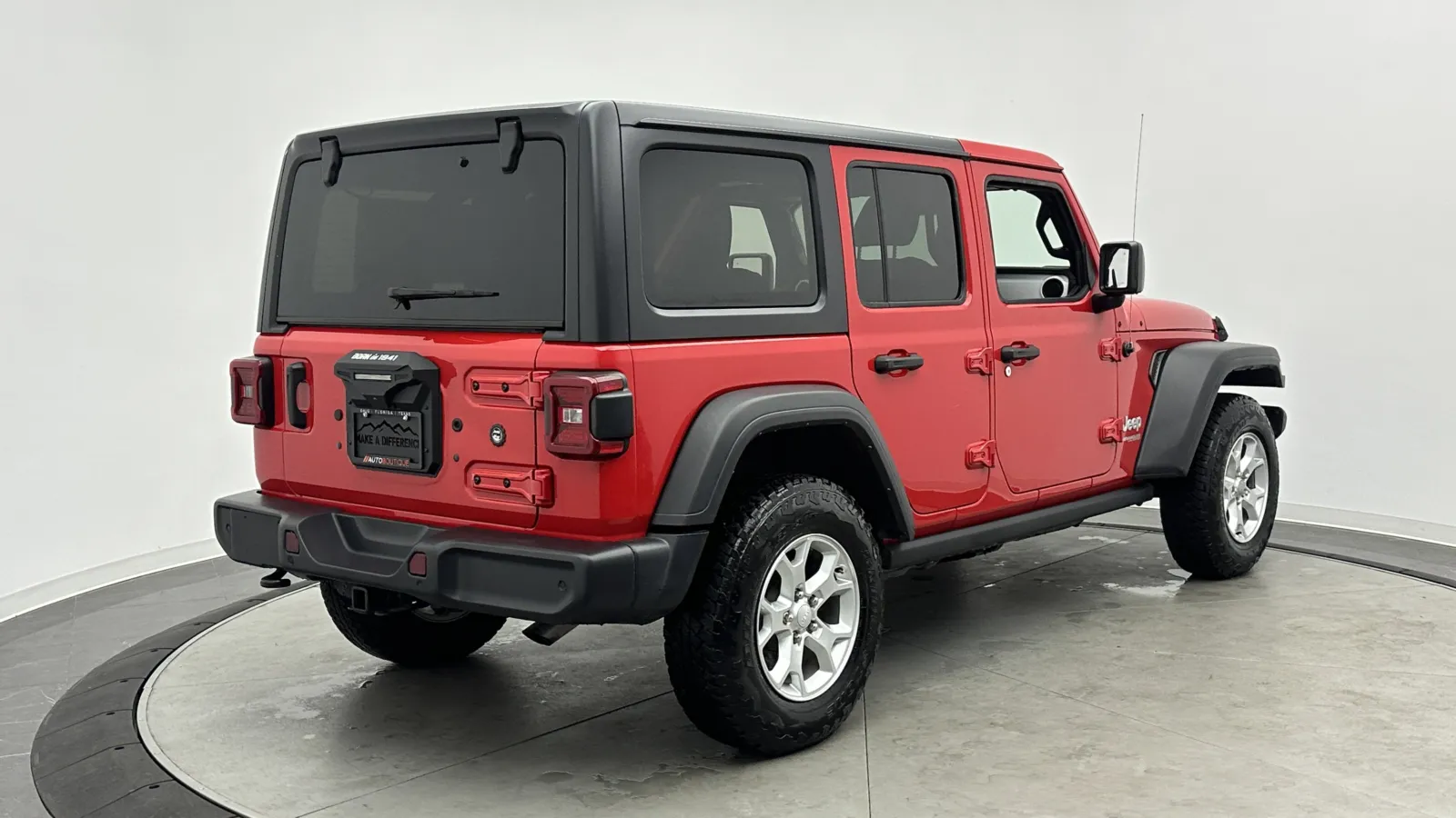Jeep Wrangler photo 7