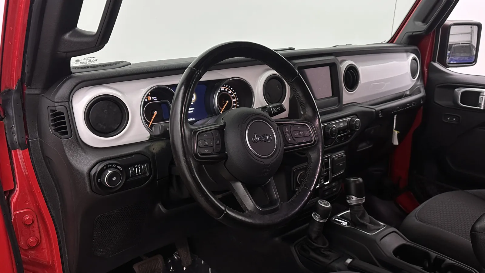 Jeep Wrangler photo 8