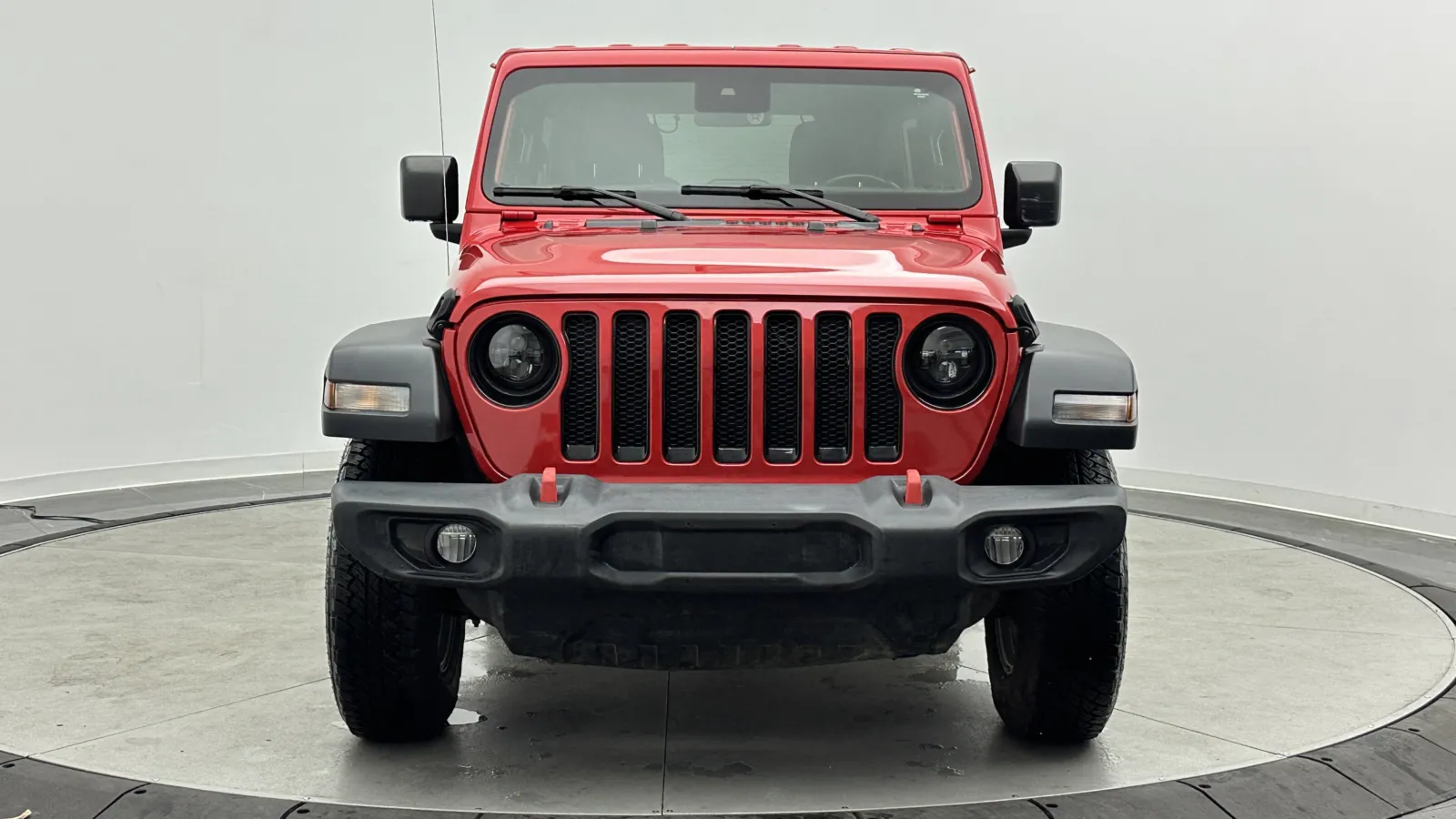 Jeep Wrangler photo 2