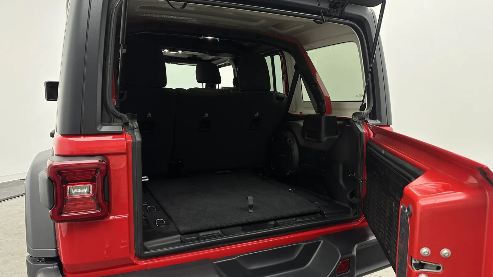 Jeep Wrangler photo 23