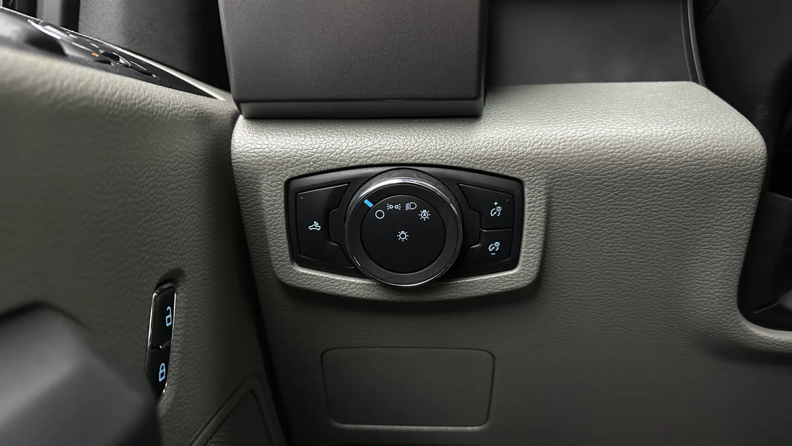 Ford F-250 photo 21