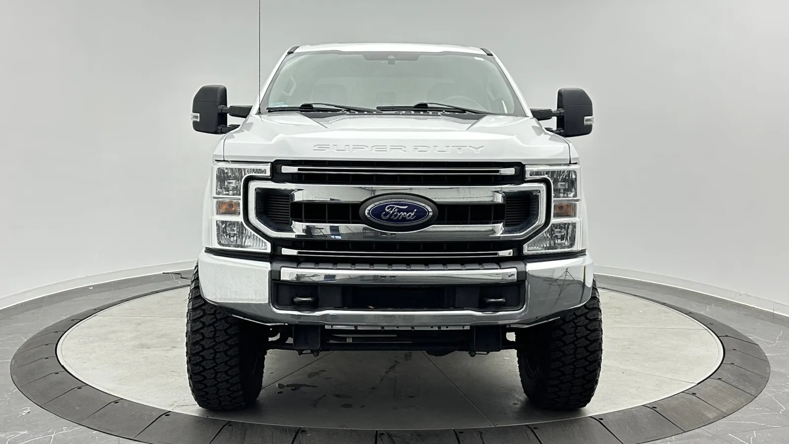 Ford F-250 photo 2
