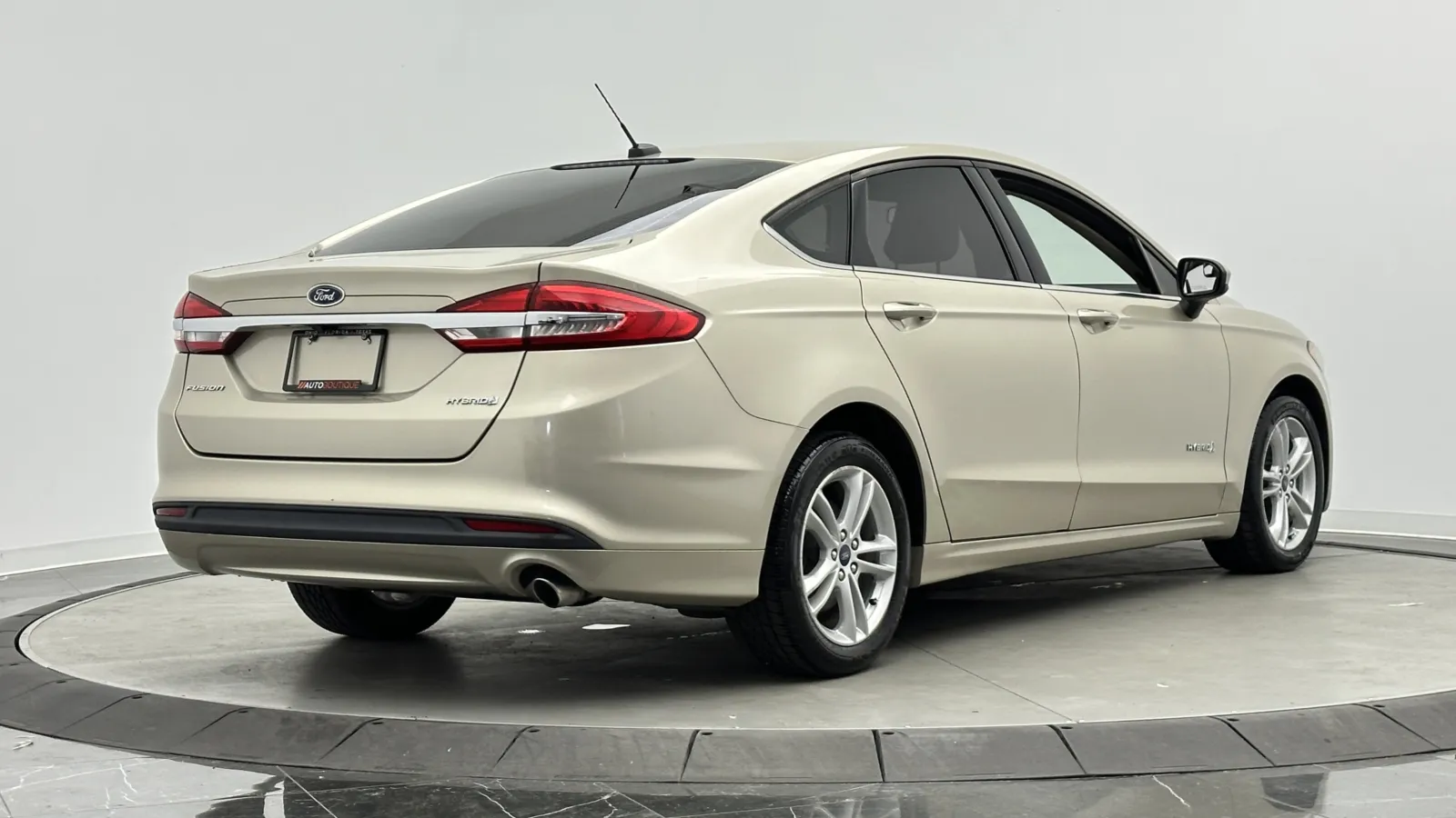Ford Fusion photo 7
