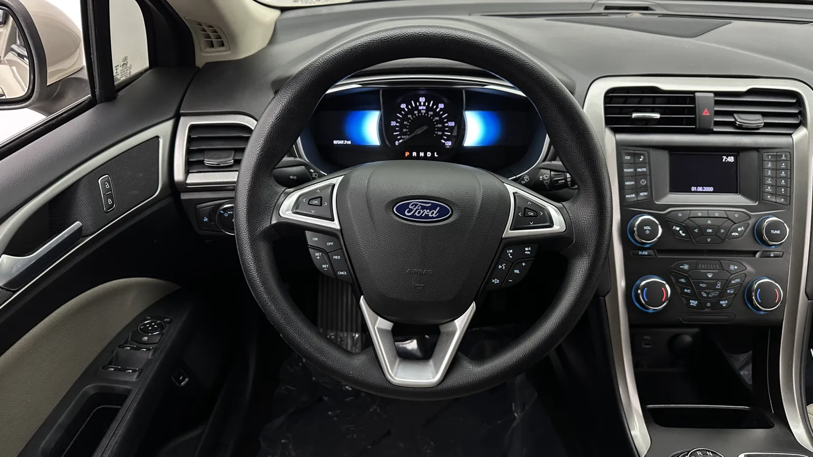 Ford Fusion photo 21