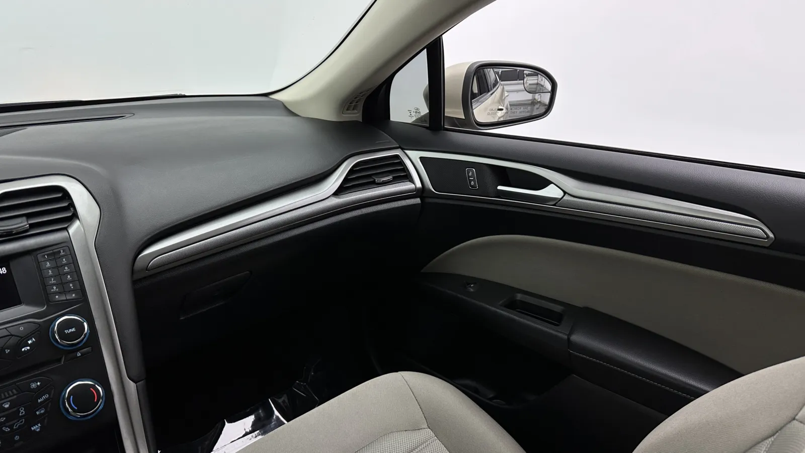 Ford Fusion photo 24