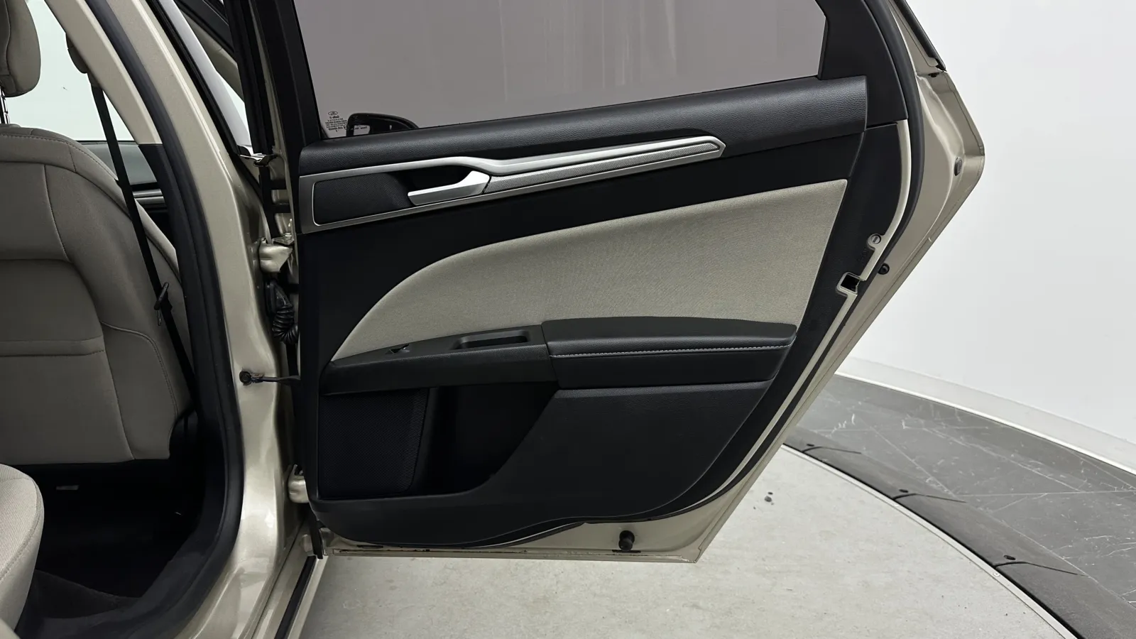 Ford Fusion photo 26